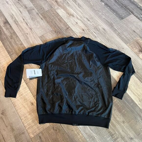 Marika women’s windbreaker size s - Picture 8 of 9